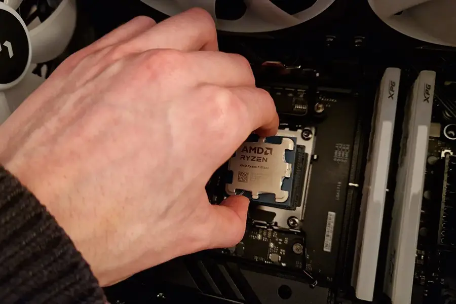AMD Ryzen 9 9950X3D